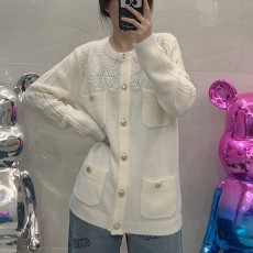 [홍콩명품.CHANEL] 샤넬 23SS 로고 버튼 라운드넥 가디건 자켓 (아이보리), BM10501, TBG, 홍콩명품가방,명품쇼핑몰,크로스백,핸드백,구매대행,무브타임