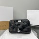[홍콩명품.Maison Margiela] 메종마르지엘라 24SS 로고 글램슬램플랩 M 미듐 숄더백 (블랙-금장), BGM2779, 홍콩명품가방,명품쇼핑몰,크로스백,핸드백,구매대행,무브타임