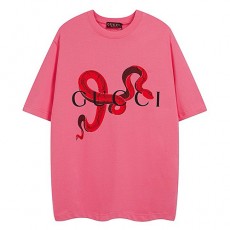 [홍콩명품.Gucci] 구찌 25SS 로고 그래픽 프린트 반팔 티셔츠 (핑크), BM19396, JU, 홍콩명품의류,구매대행,온라인명품