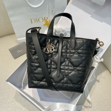 [홍콩명품,Christian Dior] 디올 25SS 로고 TOUJOURS 미디엄 토트백 핸드백 (블랙), BGM4640, BDA, 홍콩명품가방,명품쇼핑몰,크로스백,핸드백,구매대행