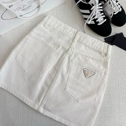[홍콩명품,PRADA] 프라다 25SS 삼각로고 여성 데님 미니 스커트 (화이트), BM19608, 13C, 홍콩명품의류,구매대행,온라인명품
