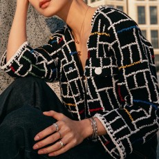 [홍콩명품.CHANEL] 샤넬 25SS 로고 여성 라운드넥 쇼트 트위드 자켓 (블랙), BM19732, TBG, 홍콩명품의류,구매대행,온라인명품