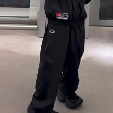 [홍콩명품.BALENCIAGA] 발렌시아가 25SS 로고 자수 오버핏 조거 팬츠 바지 (블랙), BM19856, JL, 홍콩명품의류,구매대행,온라인명품