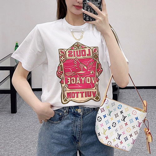 [홍콩명품.LOUIS VUITTON] 루이비통 25SS 로고 여성 그래픽 반팔 티셔츠 (화이트), BM20356, TBG, 홍콩명품의류,구매대행,온라인명품
