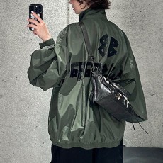 [홍콩명품.BALENCIAGA] 발렌시아가 25SS 로고 테이핑 바람막이 봄버 자켓 (카키), BM20378, KK, 홍콩명품의류,구매대행,온라인명품