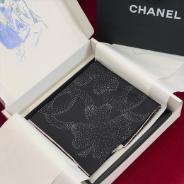 [홍콩명품.CHANEL] 샤넬 25SS 로고 패턴 90-90 실크 스카프 머플러 (블랙), ET2928, JX, 홍콩명품의류,구매대행,온라인명품