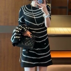 [홍콩명품.CHANEL] 샤넬 25SS 로고 패턴 여성 캐시미어 반팔 니트 원피스 (2컬러), BM20585, PG, 홍콩명품의류,구매대행,온라인명품