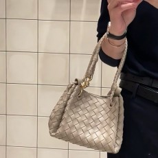 [홍콩명품.BOTTEGA VENETA] 보테가베네타 25SS 로고 스몰 파라슈트 숄더백 796569VCPPT9195, BGM4724, BDA, 홍콩명품가방,명품쇼핑몰,크로스백,핸드백,구매대행