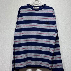 [홍콩명품,MIU MIU] 미우미우 25SS 로고 여성 스트라이프 긴팔 티셔츠 (네이비-그레이), BM20766, KB, 홍콩명품의류,구매대행,온라인명품