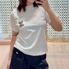 [홍콩명품.LOUIS VUITTON] 루이비통 25SS 로고 LV 여성 반팔 티셔츠 (화이트), BM20784, TBG, 홍콩명품의류,구매대행,온라인명품
