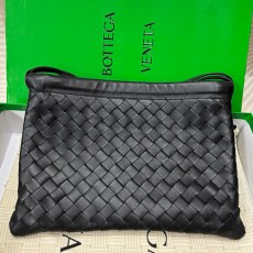 [홍콩명품.BOTTEGA VENETA] 보테가베네타 25SS 로고 인트레치아토 클러치백 (블랙), BGM4812, H3, 홍콩명품가방,명품쇼핑몰,크로스백,핸드백,구매대행