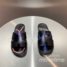 [홍콩명품.Hermes] 에르메스 25SS 로고 그래픽 이즈미르 레더 가죽 슬리퍼 (블랙), SE5194, GHS, 명품스니커즈,운동화,구두,로퍼,하이탑,신발