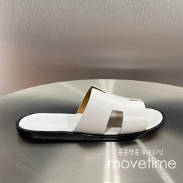 [홍콩명품.Hermes] 에르메스 25SS 로고 이즈미르 레더 가죽 슬리퍼 (화이트), SE5221, GHS, 명품스니커즈,운동화,구두,로퍼,하이탑,신발