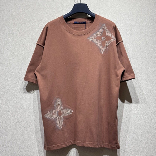 [명품레플리카.LOUIS VUITTON] 루이비통 25SS 로고 모노그램 반팔 티셔츠 (3컬러), BM21195, KB, 홍콩명품의류,구매대행,온라인명품