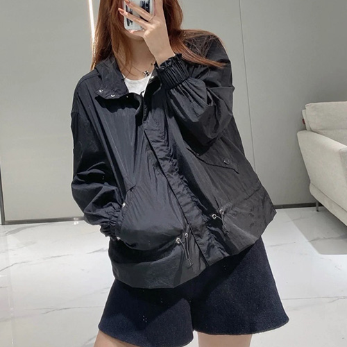 [홍콩명품.MONCLER] 몽클레어 25SS 로고 여성 후드 바람막이 자켓 (블랙), BM21289, S1F, 명품레플리카,미러급,온라인쇼핑몰사이트