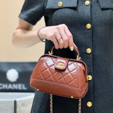 [홍콩명품.CHANEL] 샤넬 25SS 로고 BODIN JOYEUX 레더 가죽 핸드백 크로스백 (브라운-금장), BGM4906, BDA, 홍콩명품가방,명품쇼핑몰,크로스백,핸드백,구매대행