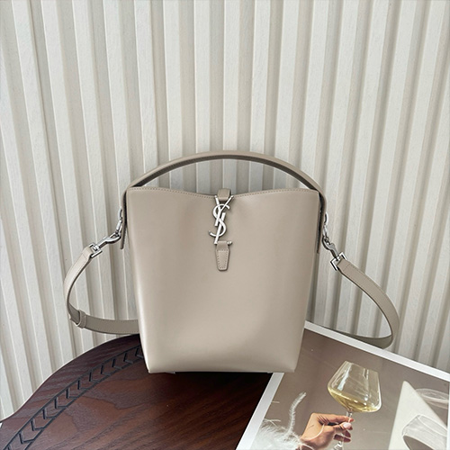 [홍콩명품.YSL] 입생로랑 25SS 로고 르 37 스몰 샤이니 레더 아이보리 749036, BGM4959, BDA, 홍콩명품가방,명품쇼핑몰,크로스백,핸드백,구매대행