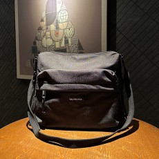 [홍콩명품.BALENCIAGA] 발렌시아가 25SS 로고 Explorer 크로스백, BGM4977, BUBU, 홍콩명품가방,명품쇼핑몰,크로스백,핸드백,구매대행