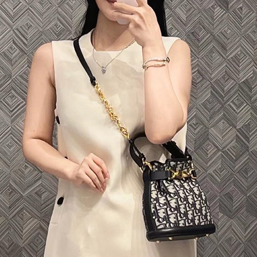 [홍콩명품,Christian Dior] 디올 25SS 로고 CEST 오블리크 스몰 핸드백 (네이비), BGM4988, 홍콩명품가방,명품쇼핑몰,크로스백,핸드백,구매대행