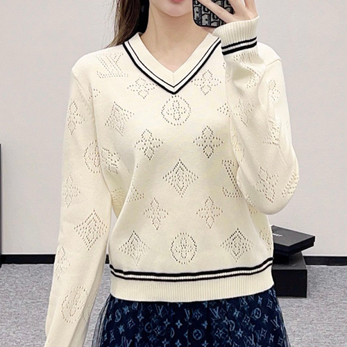 [홍콩명품.LOUIS VUITTON] 루이비통 25SS 로고 여성 모노그램 V넥 니트 스웨터 (아이보리), BM22152, JL, 레플리카의류,미러급사이트