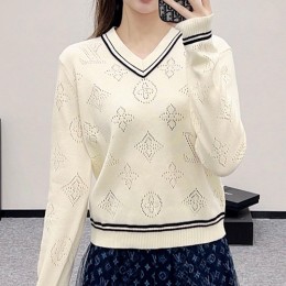 [가격문의][홍콩명품.LOUIS VUITTON] 루이비통 25SS 로고 여성 모노그램 V넥 니트 스웨터 (아이보리), BM22152, JL, 레플리카의류,미러급사이트
