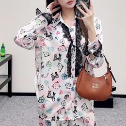 [가격문의][홍콩명품.CHANEL] 샤넬 25SS 로고 패턴 여성 블라우스 셔츠 (2컬러), BM22157, JL, 레플리카의류,미러급사이트