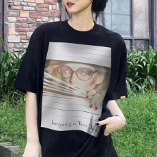 [홍콩명품,Christian Dior] 디올 25SS 로고 그래픽 프린트 반팔 티셔츠 (2컬러), BM22226, S1F, 레플리카의류,미러급사이트