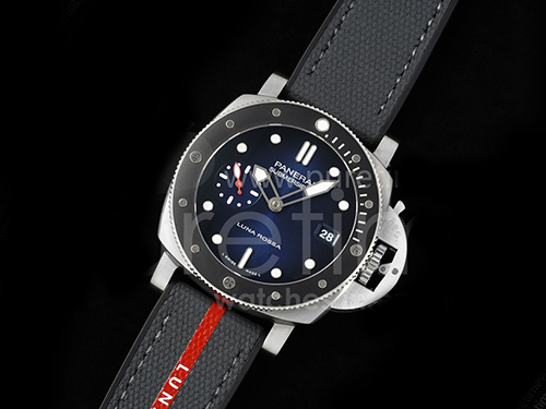[홍콩명품시계.PANERAI] 파네라이 팸1565 Submersible Luna Rossa 42mm 블루 다이얼