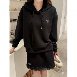 [홍콩명품,PRADA] 프라다 25SS 삼각로고 후드 티셔츠 + 미니 스커트 상하의 세트 (2컬러), BM22504, MC, 레플리카의류,미러급사이트