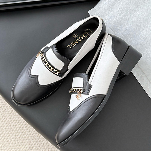 [홍콩명품.CHANEL] 샤넬 25SS 로고 여성 레더 가죽 로퍼 구두 (블랙-화이트), SE5576, GHS, 명품스니커즈,운동화,구두,로퍼,하이탑,신발
