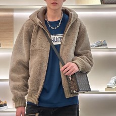[홍콩명품.LOUIS VUITTON] 루이비통 25SS 로고 레더 가죽 리버서블 후드 봄버 자켓 1AGJD6 (브라운), BM22805, TOM, 레플리카의류,미러급사이트