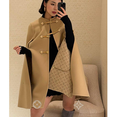 [홍콩명품.LOUIS VUITTON] 루이비통 25SS 로고 여성 모노그램 코트 자켓 (베이지), BM22853, TOM, 레플리카의류,미러급사이트