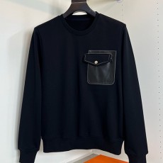 [홍콩명품.Hermes] 에르메스 25SS 로고 레더 포켓 맨투맨 티셔츠 (블랙), BM22920, G5, 레플리카의류,미러급사이트