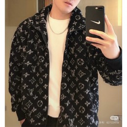[홍콩명품.LOUIS VUITTON] 루이비통 25SS 로고 모노그램 플리스 자켓 (블랙), BM23323, KB, 레플리카의류,미러급사이트