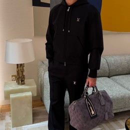 [홍콩명품.LOUIS VUITTON] 루이비통 25SS 로고 후드 집업 자켓 + 조거 팬츠 바지 상하의 세트 (블랙), BM23555, KB, 레플리카의류,미러급사이트