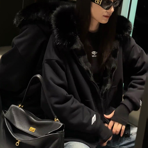 [홍콩명품.BALENCIAGA] 발렌시아가 25SS 로고 스포티 여성 폭스퍼 후드 집업 자켓 (2컬러), BM23572, KB, 레플리카의류,미러급사이트