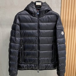 [홍콩명품.MONCLER] 몽클레어 25SS 로고 후드 구스다운 패딩 자켓 (블랙), BM23727, KSM, 레플리카의류,미러급사이트