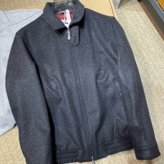 [홍콩명품.Brunello Cucinelli ] 브루넬로 쿠치넬리 25SS 로고 캐시미어 카라 봄버 자켓 (블랙), BM23831, PG, 레플리카의류,미러급사이트