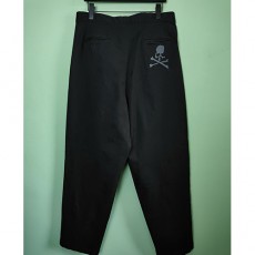 [홍콩명품.MASTERMIND] 마스터마인드 25SS 로고 자수 WILDTHINGS 오버핏 팬츠 바지 (블랙), BM23955, JL, 레플리카의류,미러급사이트