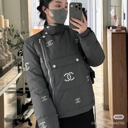 [홍콩명품.CHANEL] 샤넬 25SS 로고 터틀넥 구스다운 패딩 자켓 (블랙-화이트), BM24072, KK, 레플리카의류,미러급사이트