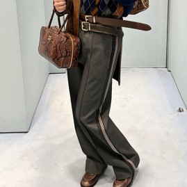 [홍콩명품,MIU MIU] 미우미우 25SS 로고 자수 조거 팬츠 바지 (그레이), BM24251, KK, 레플리카의류,미러급사이트