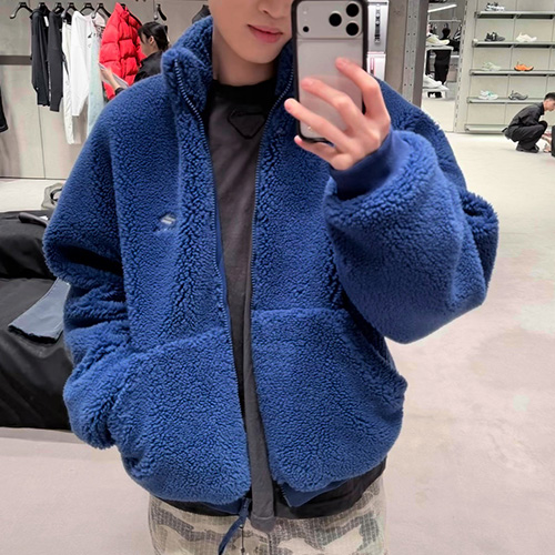 [홍콩명품.BALENCIAGA] 발렌시아가 25SS 로고 자수 플리스 봄버 자켓 (블루), BM24268, KB, 레플리카의류,미러급사이트